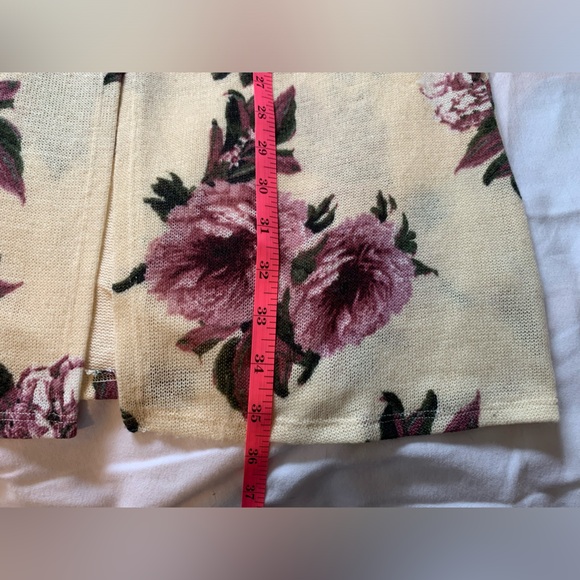Charlotte Russe Floral Cardigan - Picture 6 of 6